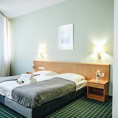Hotel "Helle Mitte" Берлин Екстериор снимка