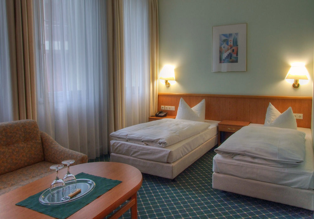 Hotel "Helle Mitte" Берлин Екстериор снимка