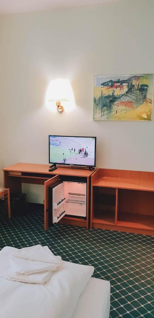 Hotel "Helle Mitte" Берлин Екстериор снимка