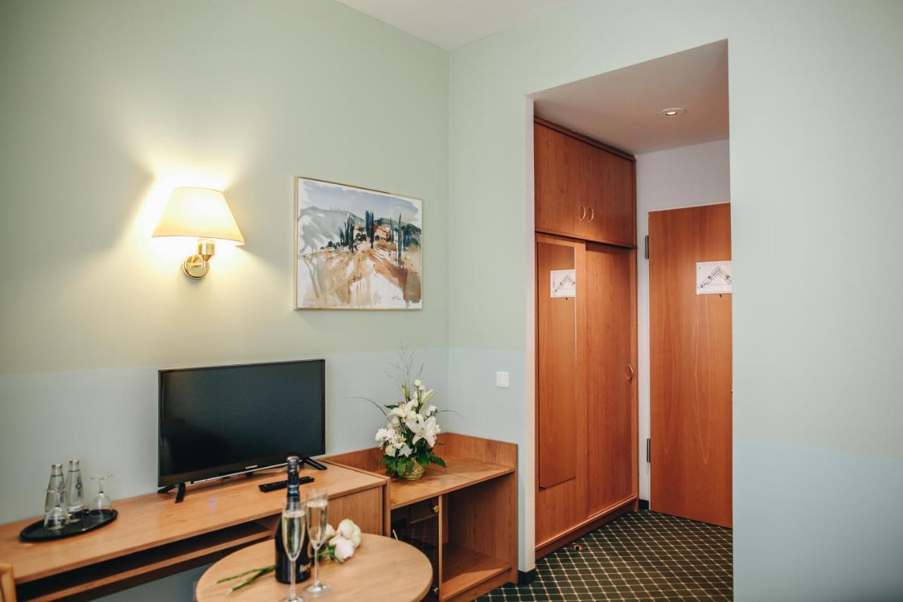 Hotel "Helle Mitte" Берлин Екстериор снимка