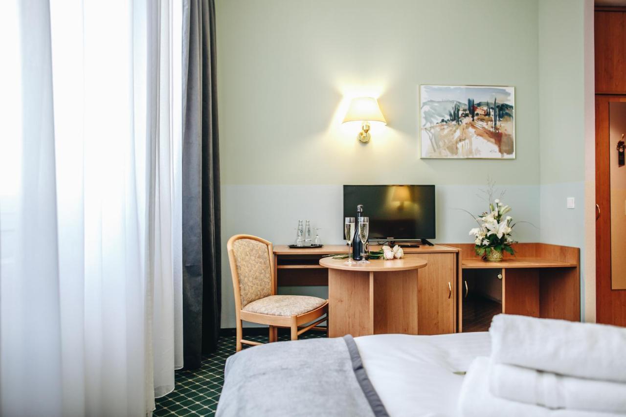 Hotel "Helle Mitte" Берлин Екстериор снимка