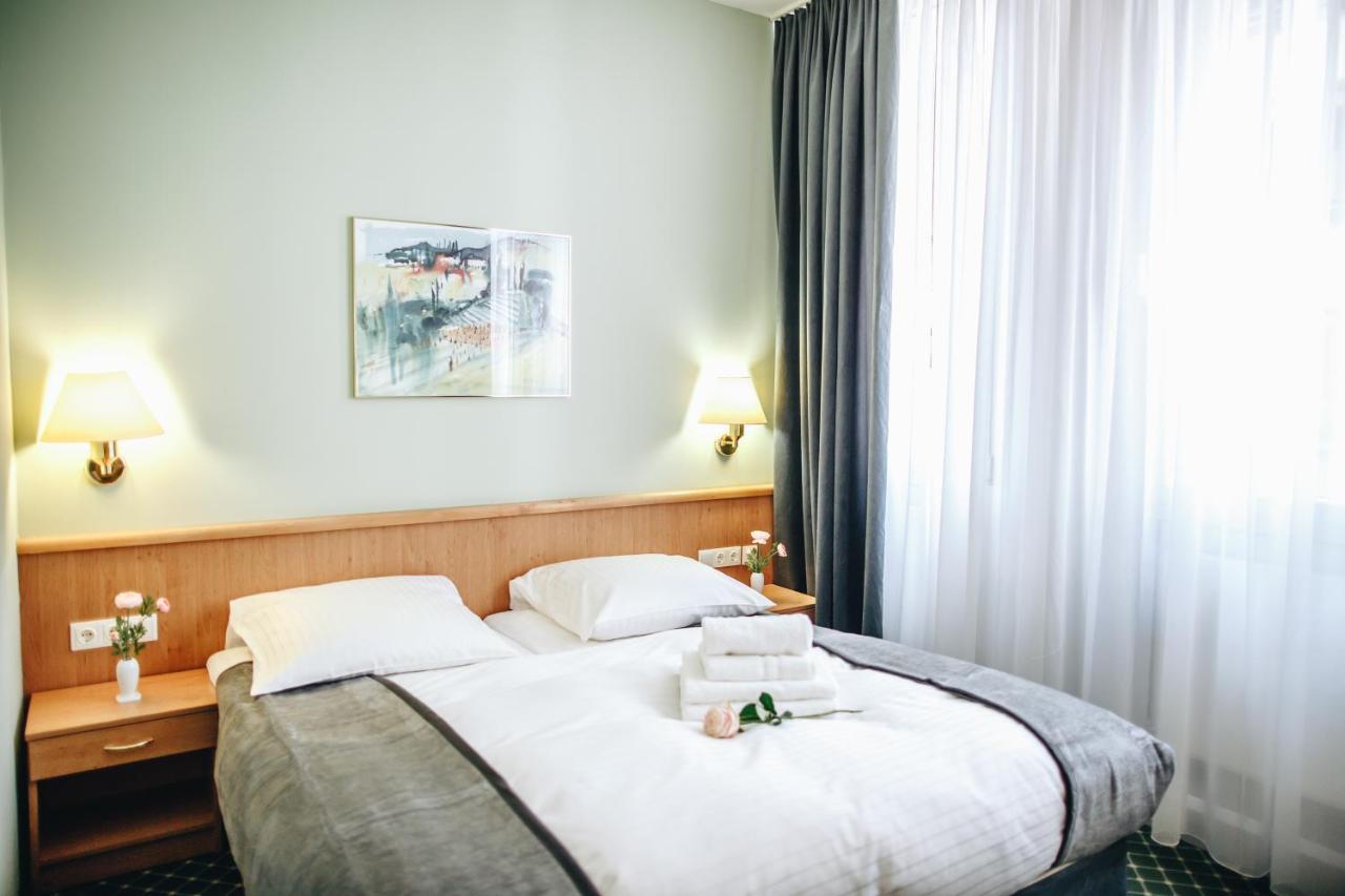 Hotel "Helle Mitte" Берлин Екстериор снимка