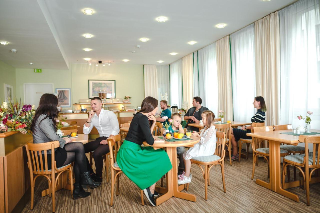 Hotel "Helle Mitte" Берлин Екстериор снимка